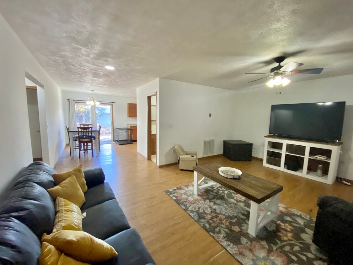 214 Beaver St, Carterville, IL 62918 House Rental in Carterville, IL