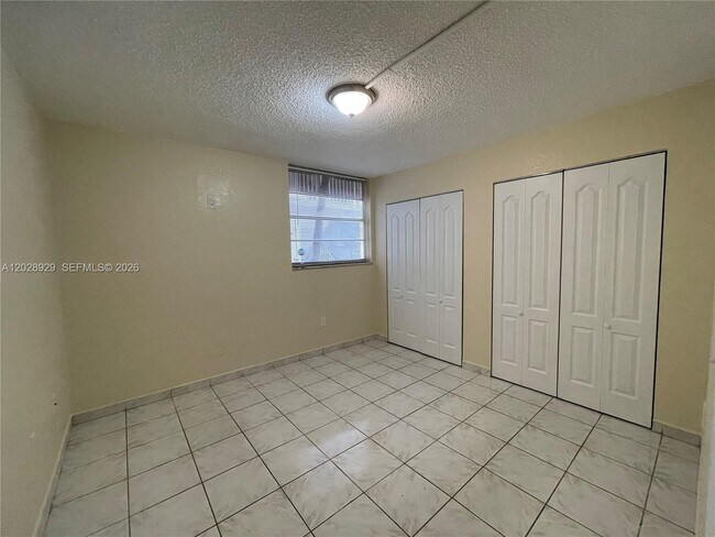 Foto del edificio - 10090 NW 80th Ct