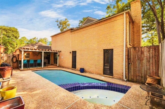 Building Photo - 3206 Sunny Knoll Ct