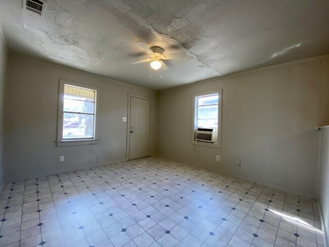 Foto del edificio - 2 Bedroom 1 Bath Home In Bossier City! - S...