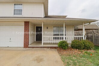 Building Photo - 1307 N Willow Dr