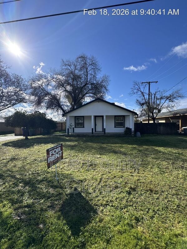 Building Photo - 303 Riverside Dr