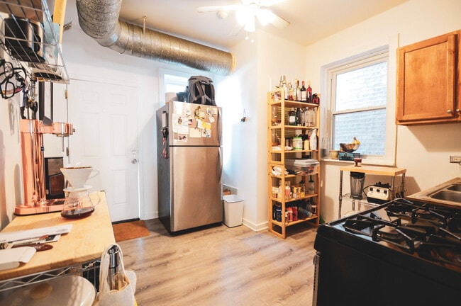 Foto del edificio - 3320 W Crystal St