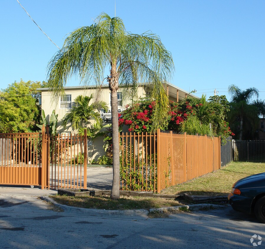 Building Photo - 1319 NW 60th St
