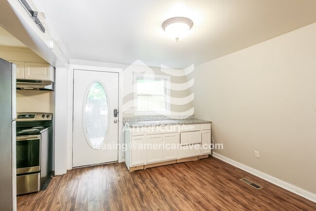 Building Photo - 30 Forest Dr