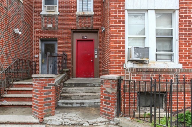 Building Photo - 720 Miller Ave