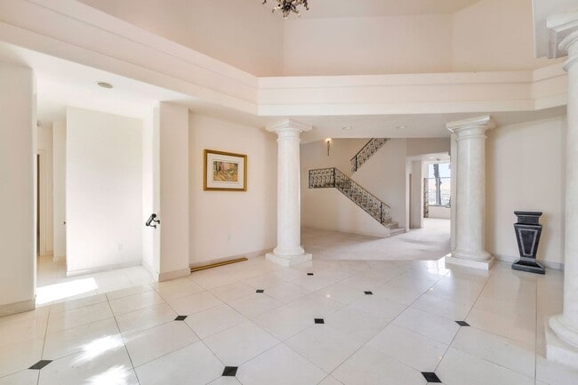 Foto del edificio - Luxury Lake Las Vegas Estate in Guard-Gated SouthShore Community!