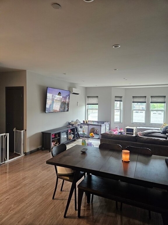 Foto del edificio - 145 Newbury Ave
