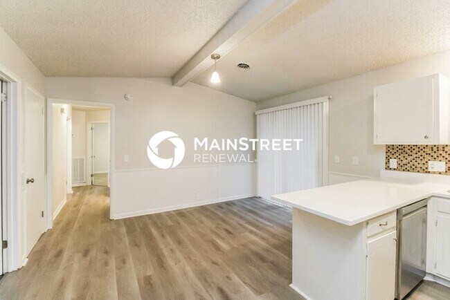 Foto del edificio - 3 Bedroom Pet-Friendly Home in ANTIOCH, TN...