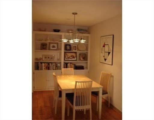 Building Photo - 43 Fresh Pond Pl