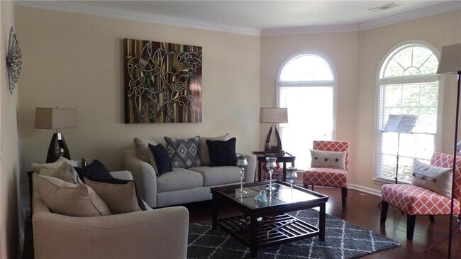Building Photo - 4 Bedroom Single Family Rental in Great Du...