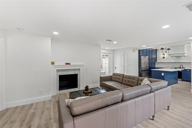 Foto del edificio - 4501 N Highland Ave
