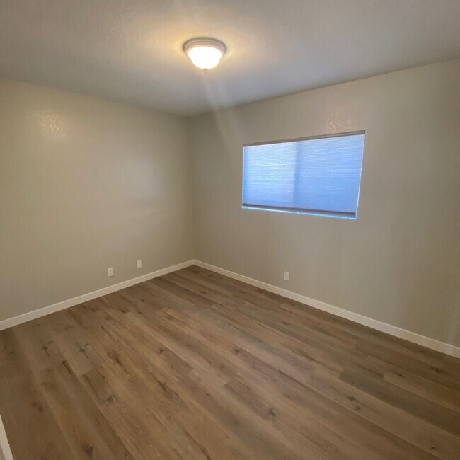 Foto del edificio - 21375 Bear Valley Rd