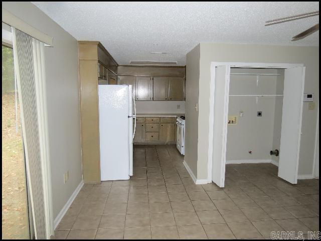 Building Photo - 609 Nan Cir