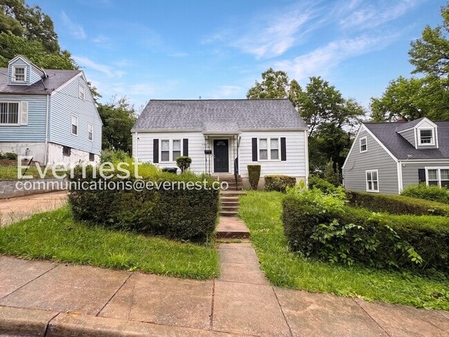 Building Photo - 5427 Varnum St