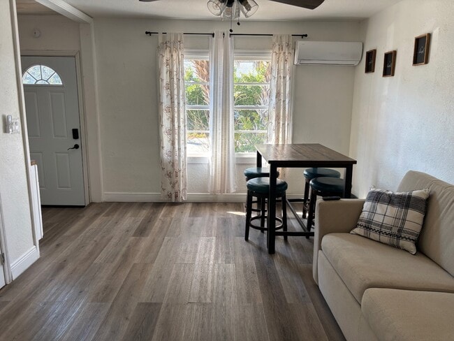 Building Photo - 1885 Springtime Ave