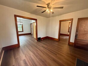 Building Photo - 312 W Arnold St