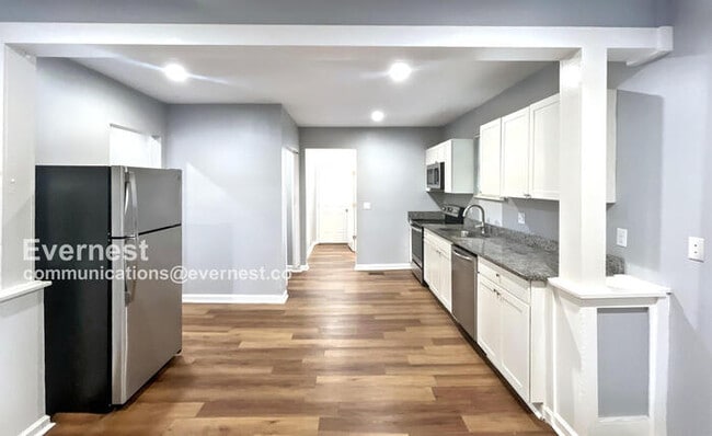 Foto del edificio - 2704 E 21st St