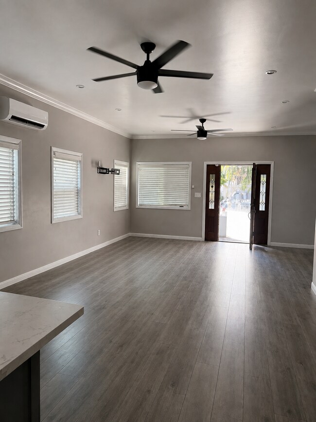 Living room - 1114 W 57th St
