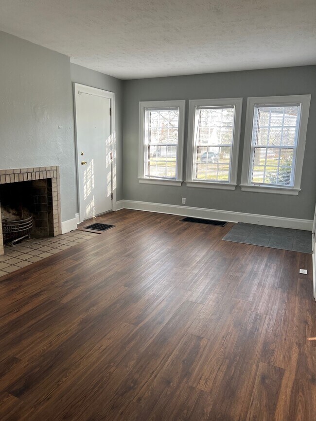 Foto del edificio - 929 N Nelson Rd