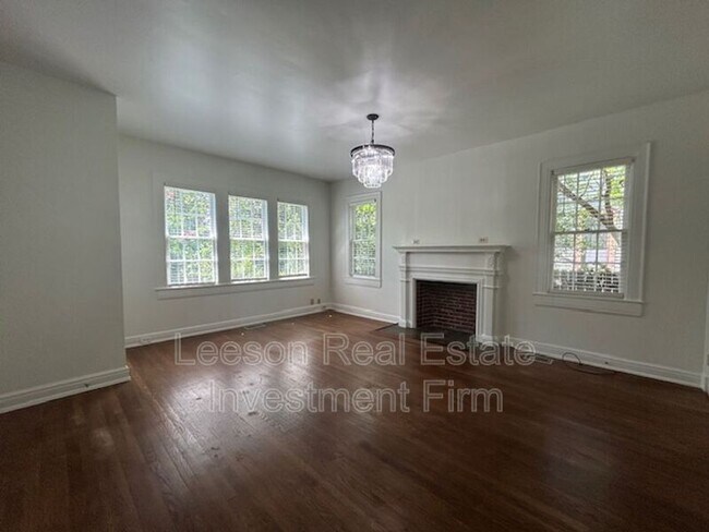 Foto del edificio - 2409 Fairfield Ave