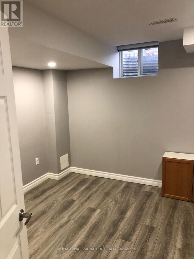 Photo du bâtiment - 57 McCrimmon Dr