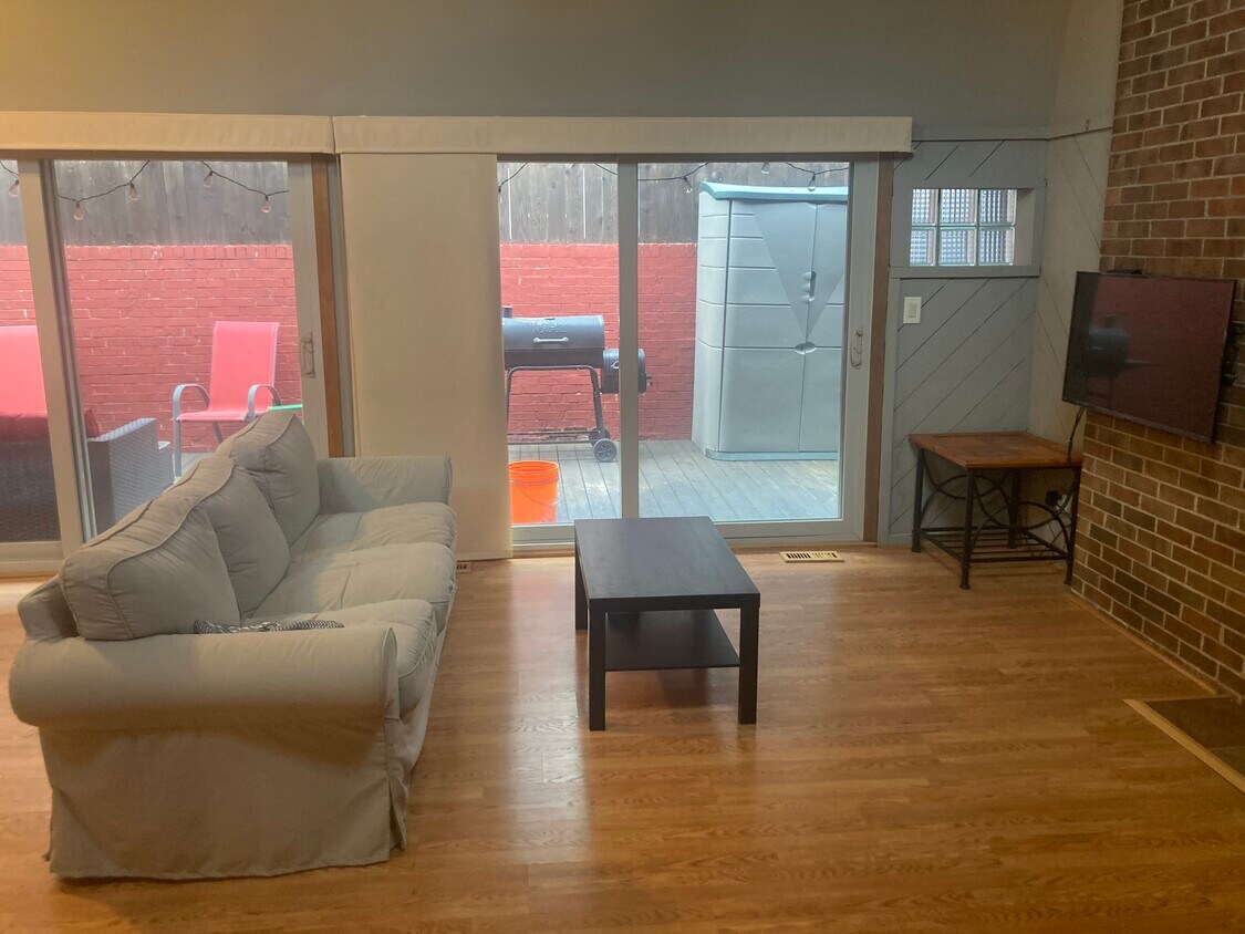 Foto principal - 7762 W Higgins Rd