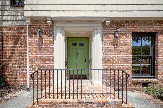 Foto del edificio - 3020 San Felipe St