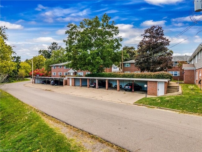 Carport - 944 Beiner Pl NE