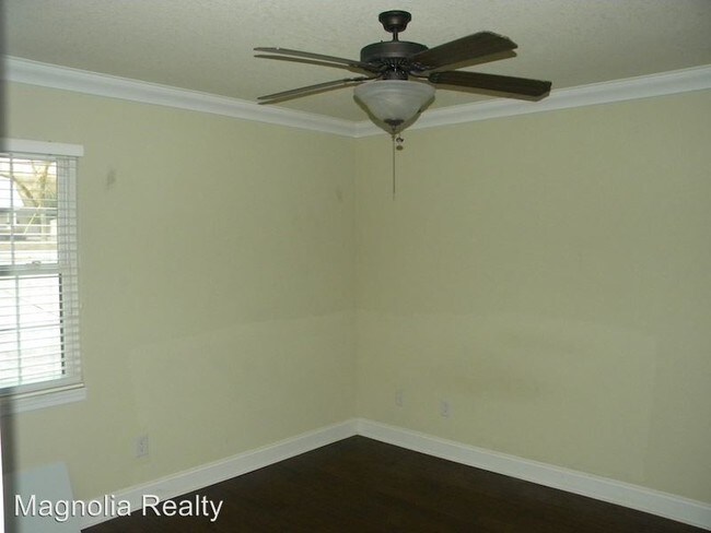 Foto del edificio - 1 br, 1 bath House - 230 E Samford #112