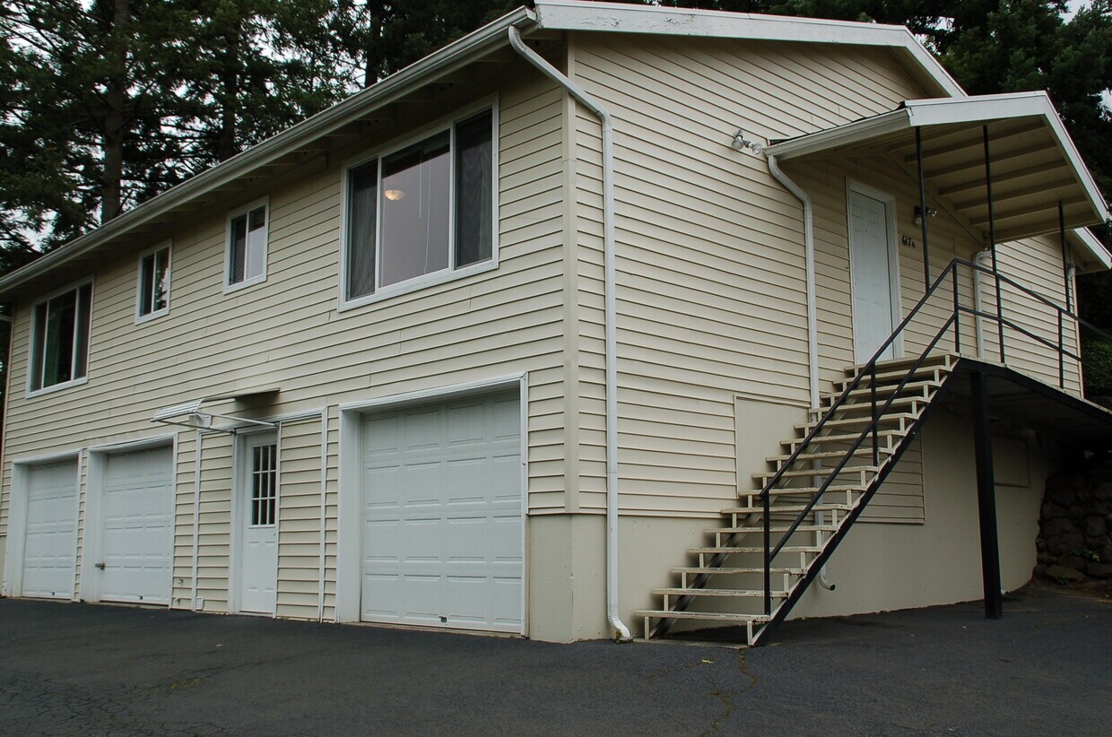 Primary Photo - 617 SW 3rd Plz