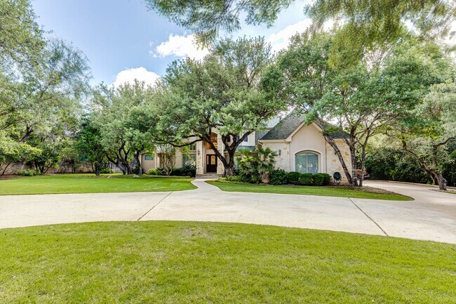 Foto del edificio - BEAUTIFUL 4-BEDROOM EXECUTIVE HOME IN SHAVANO PARK