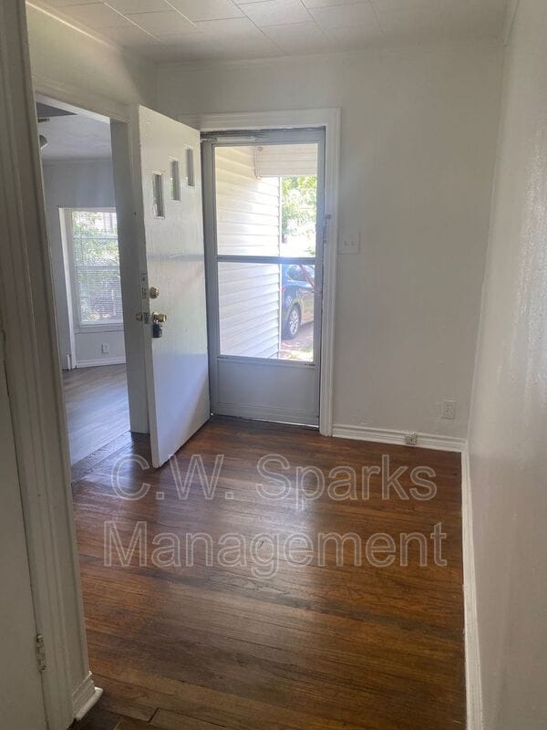Building Photo - 3610 Glenhaven Blvd
