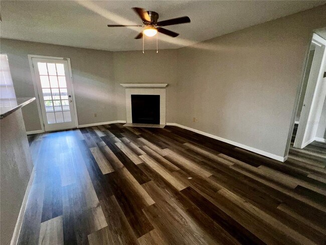 Foto del edificio - 4355 Perkinshire Ln