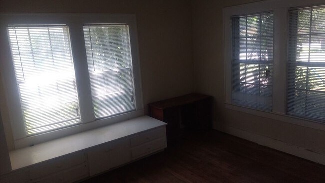 Building Photo - 408 Austin Oaks Cir