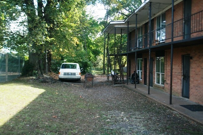 Building Photo - 661 St Paul Ave