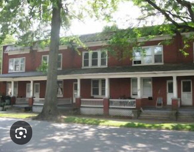 Building Photo - 710 N Front St