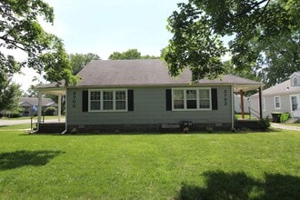 Building Photo - 2700 Howell Terrace