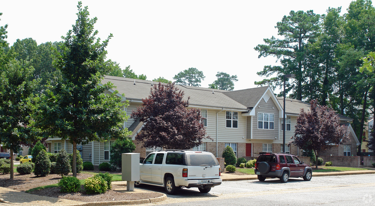 University Suites - CNU Landing Apartments