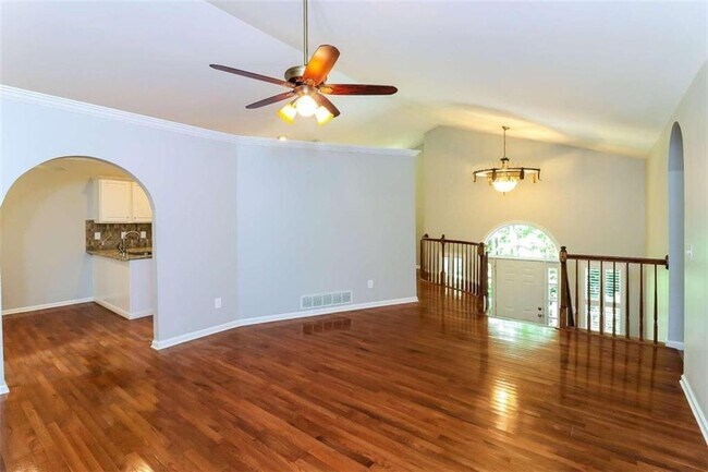 Building Photo - 3425 Clubside Ln N W
