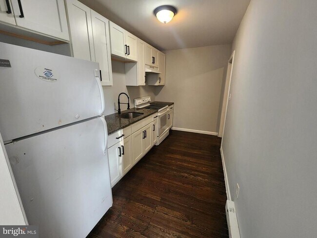 Foto del edificio - 1023 Chestnut Ave
