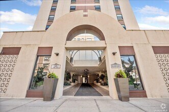 Building Photo - 360 Shore Rd