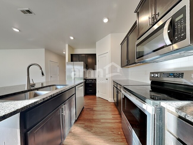 Foto del edificio - 19211 15th Ave Ct E