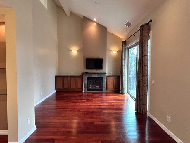 Building Photo - 27111 Sugar Pine Dr