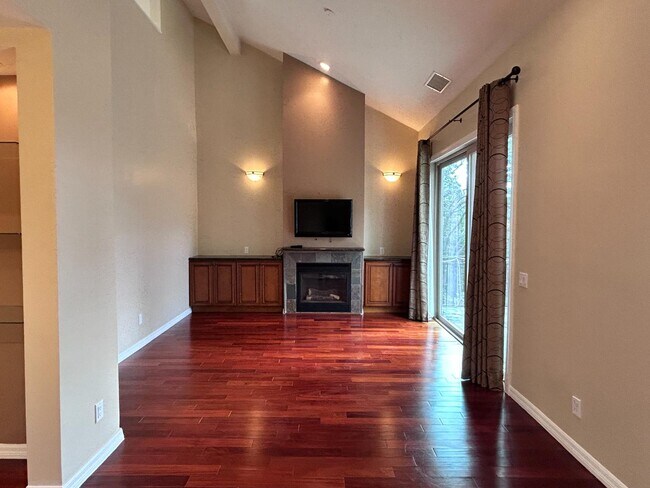 Foto del edificio - 27111 Sugar Pine Dr