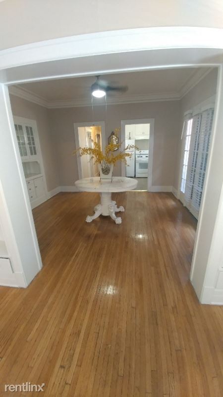 Foto principal - 1727 N Alexandria Ave