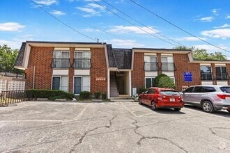Building Photo - 1700 SW 16th Ct