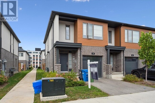 Building Photo - 38 Steele Cres