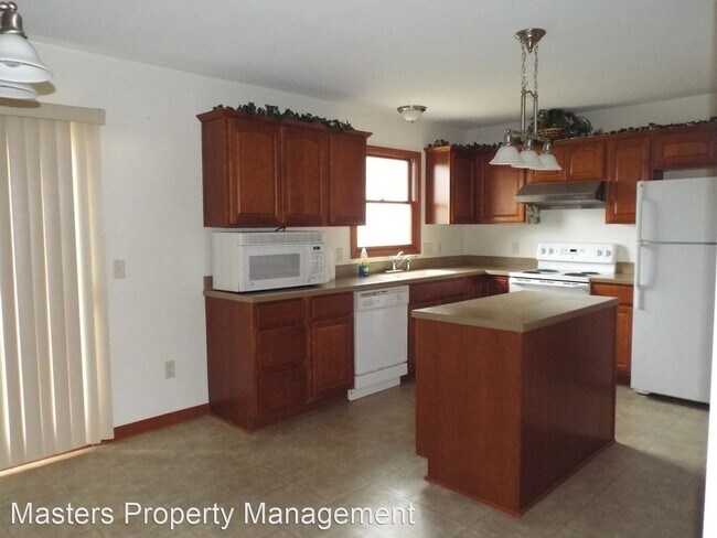 Building Photo - 4 br, 2.5 bath House - 26693 Amberwood Dr