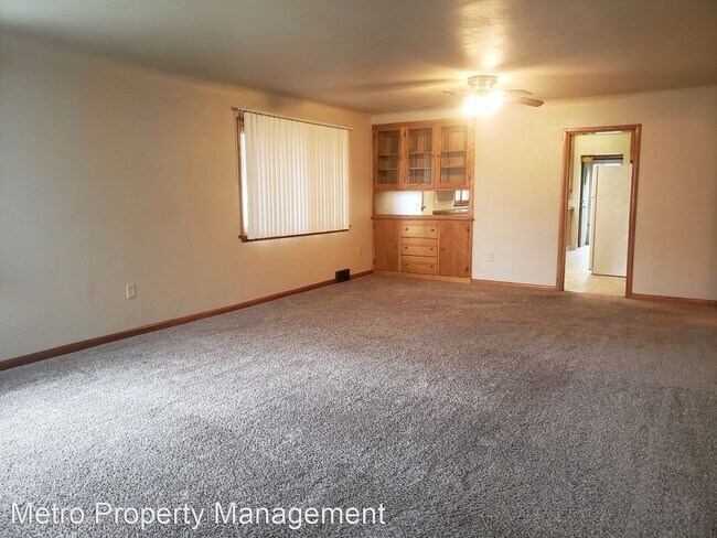 Building Photo - 4 br, 2 bath House - 526 Parkhill Dr